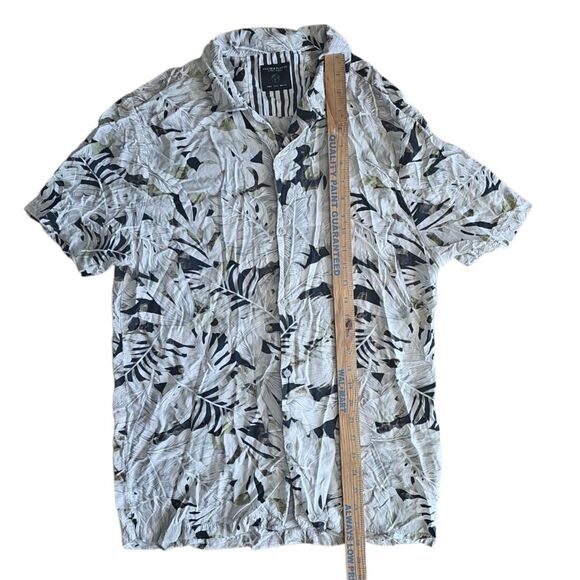 Denim + Flower Tropical Print Button Down Shirt Sz L Beach Resortwear Festival - Picture 15 of 16